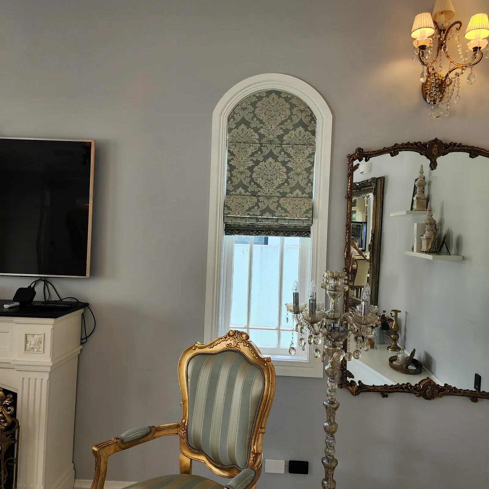 The Classic Appeal of Roman Blinds