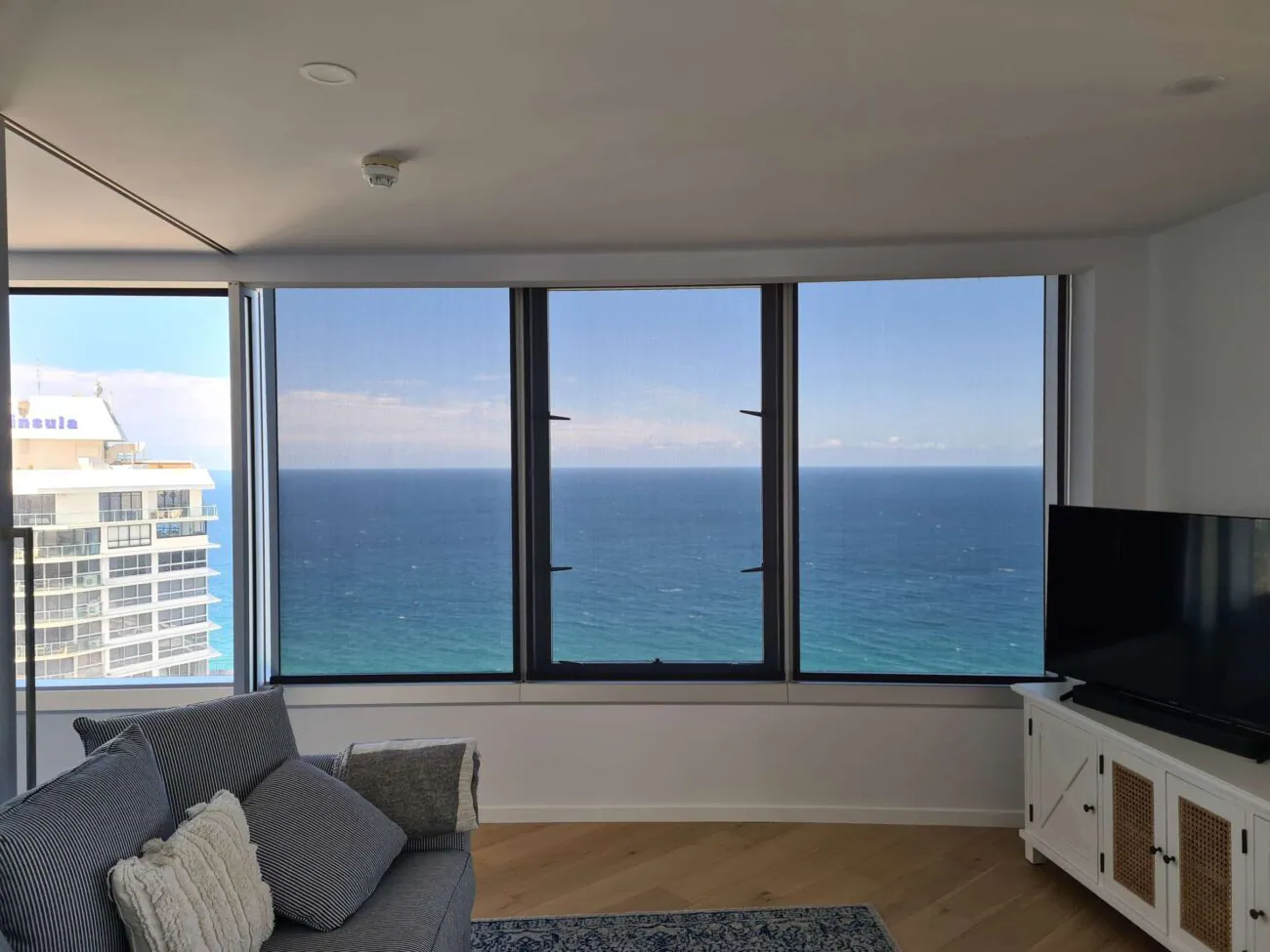 THE BEST CUSTOM BLINDS FOR BIGGERA WATERS HOMES
